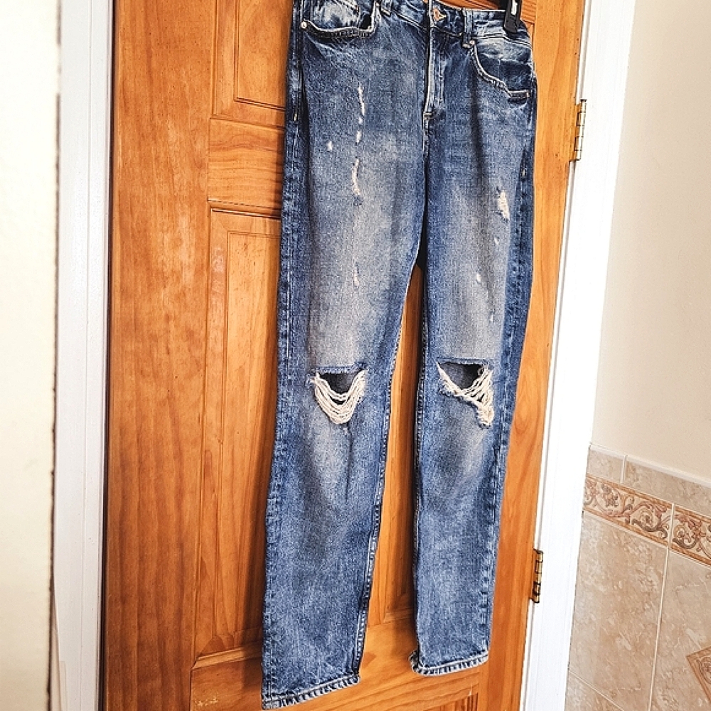 H&M Women's BoyFriend Low-Waist Button-Front Distressed Jeans, Size 28 - Picture 5 of 16